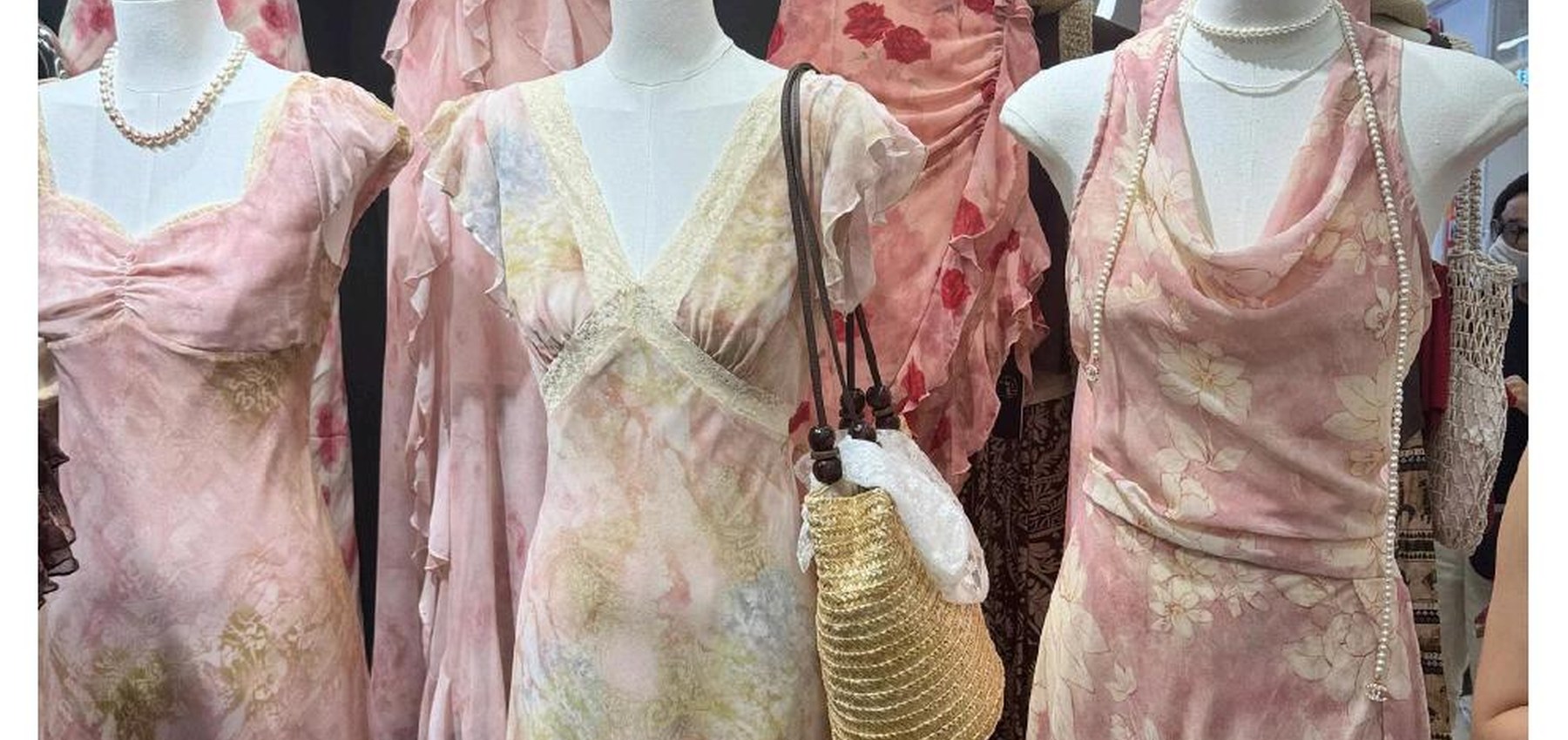 Romantic floral dresses from the Maison Iego collection